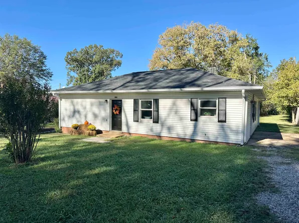 220 Forrest St, Selmer, TN 38375