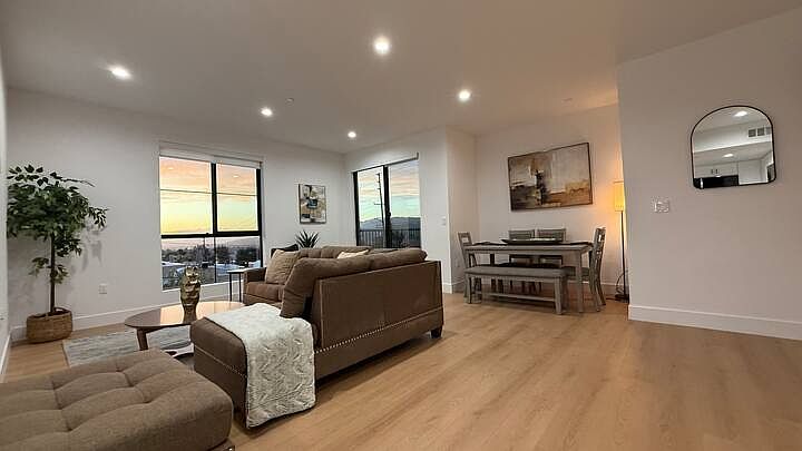 Photos are for sample unit staging only.