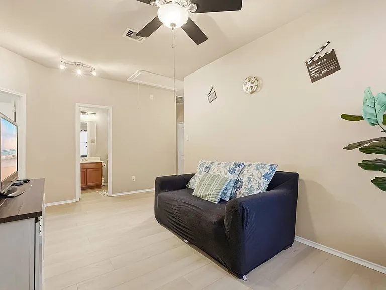 8022 Atwood Hills Ln — Photo 19