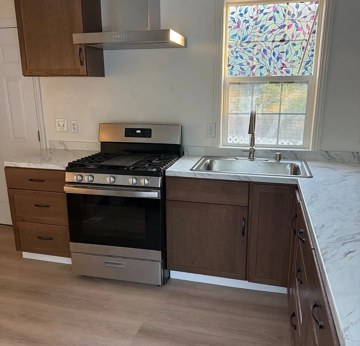 3 bed, 924 sqft, $3,250 — Photo 3