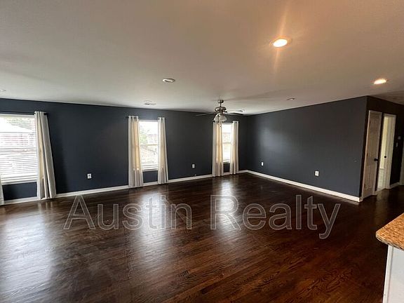 3rd image of 6270 Nottingham Ave