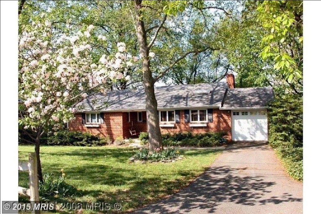 3 bed, 2338 sqft, $5,400 — Photo 1