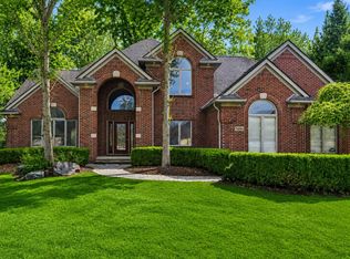 52018 Loon Ct, Shelby Township, MI 48315
