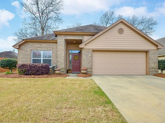 3rd image of 405 Glenmede Ln