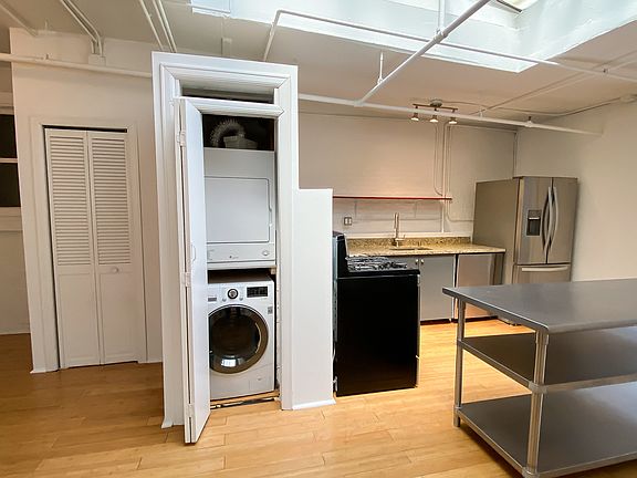 5th image of 247 West Broadway Floor 4