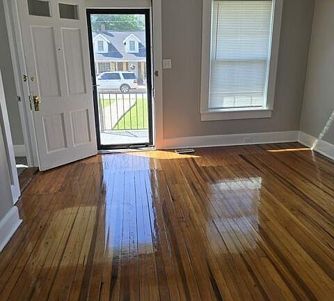 3rd image of 124 Sycamore St