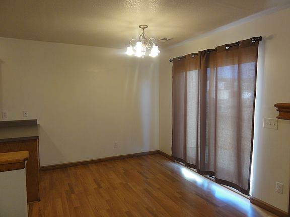 4th image of 917 Whitetail Ct