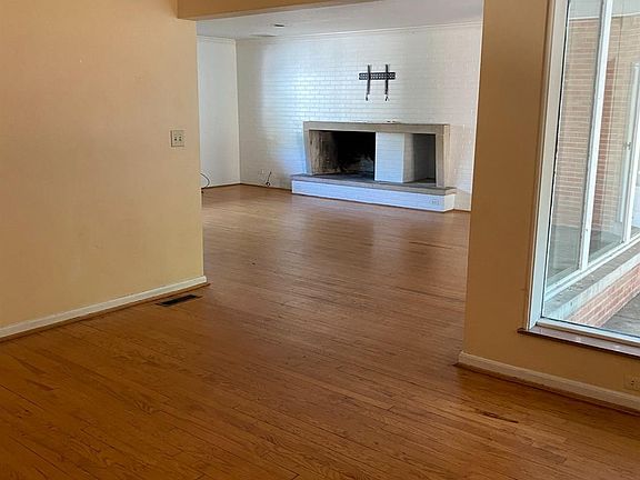 4th image of 131 Willow Ln