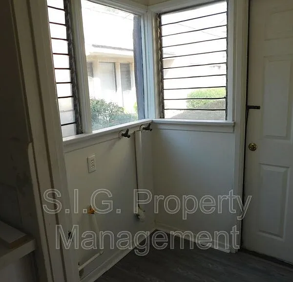 417 E Elmwood Ave #B — Photo 14