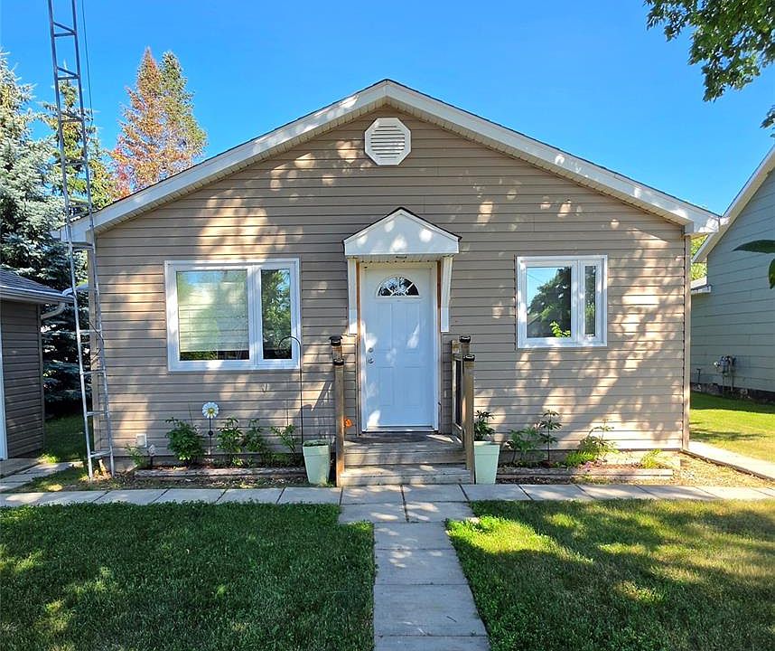 1st image of 324 Laing STREET