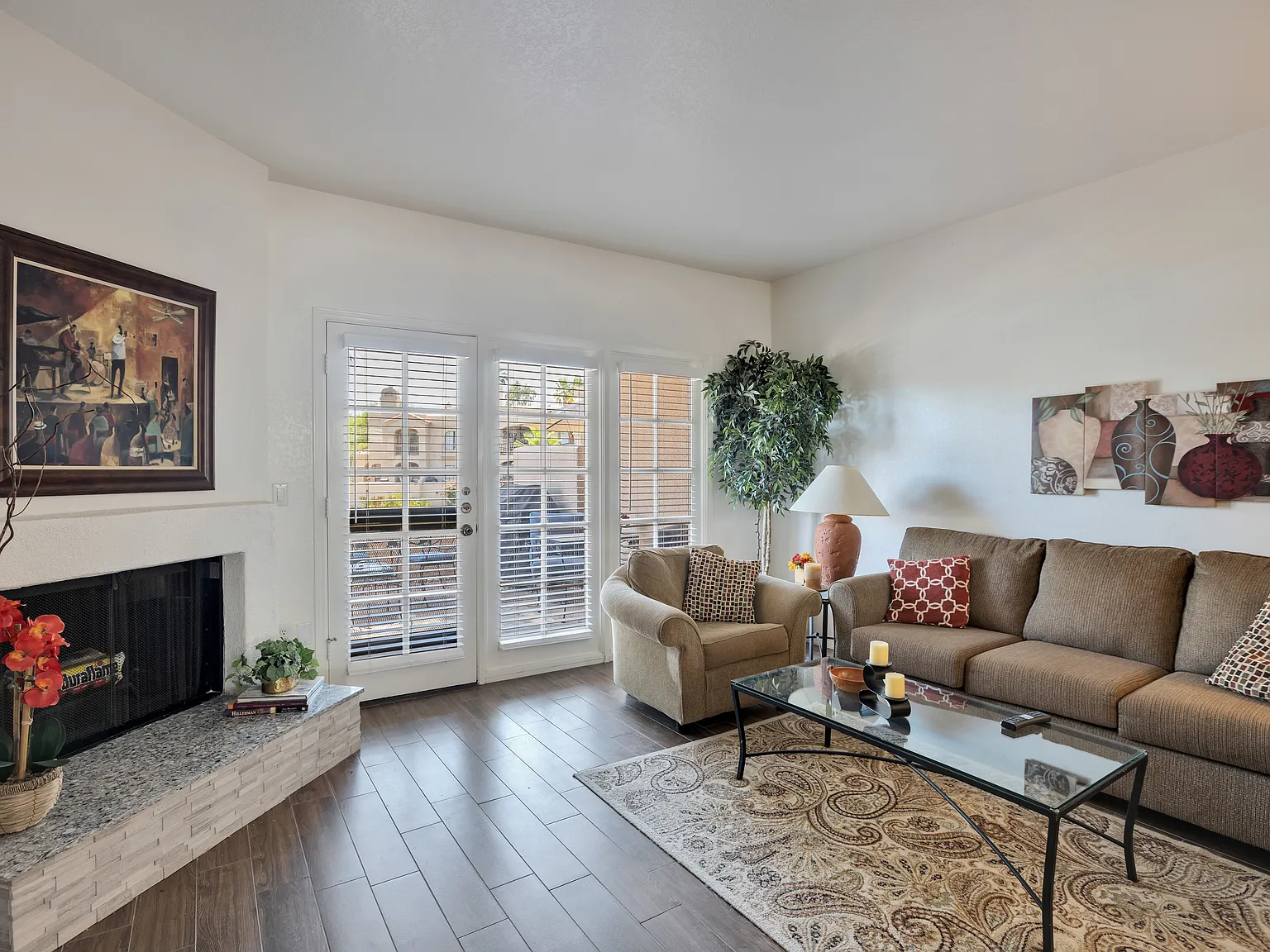 2 bed, 1185 sqft, $3,500 — Photo 3