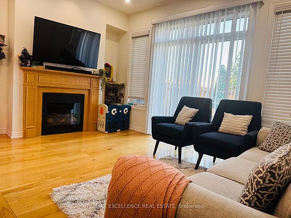 5th image of 37 Dufay Rd