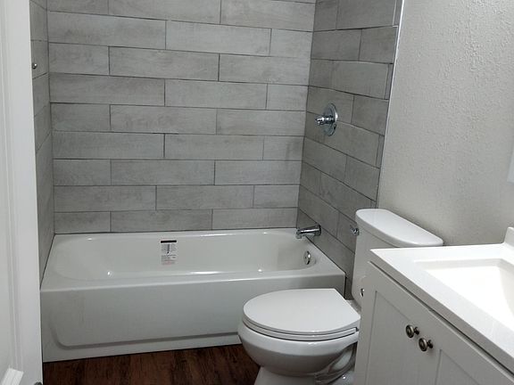 4th image of 2318 62nd St #A