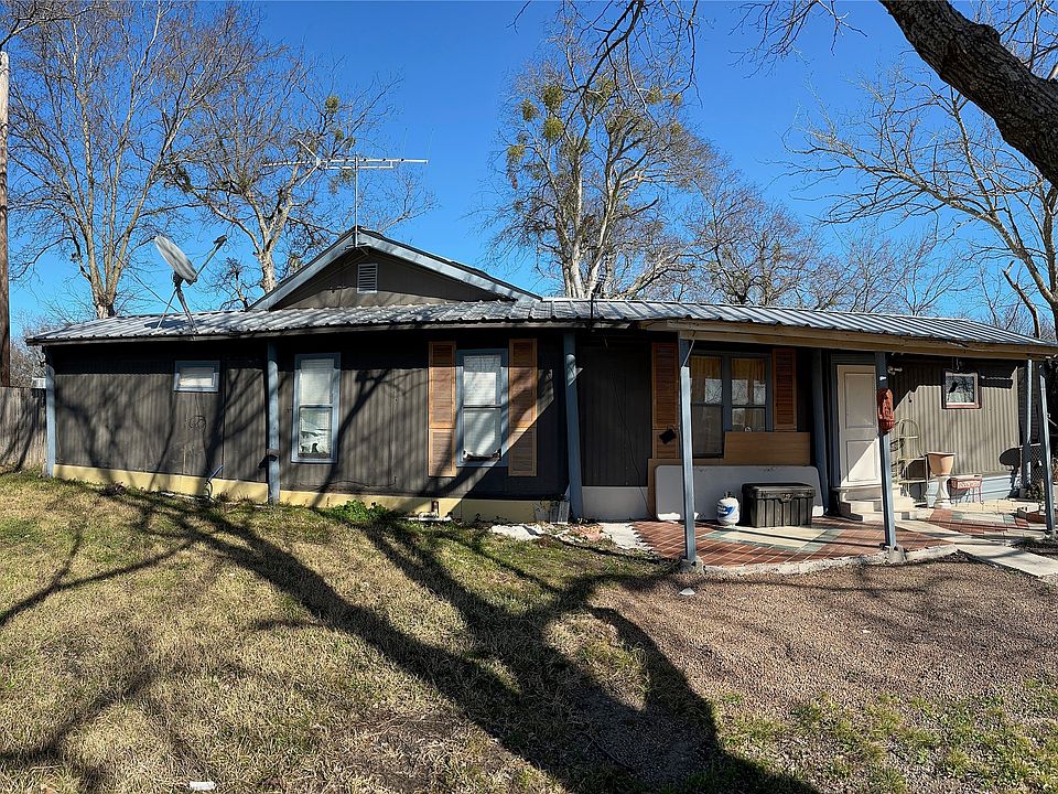 1st image of 202 Cottonwood St