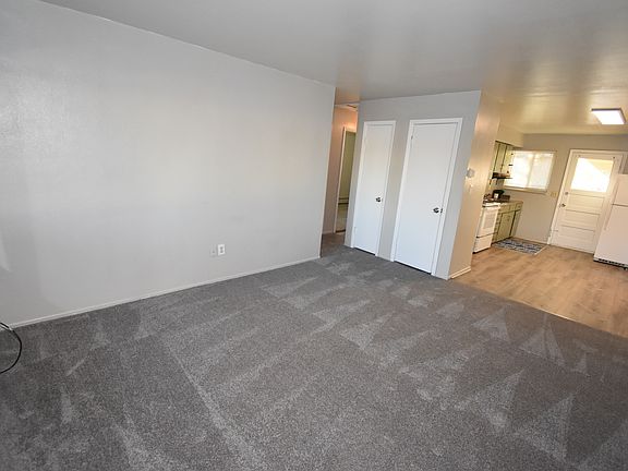 3rd image of 935 S Utica St APT 3
