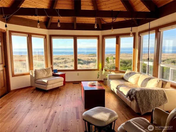 1213 Ocean Shores Boulevard SW, Ocean Shores, WA 98569