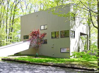 40 Ronadale Ln, Craryville, NY 12521