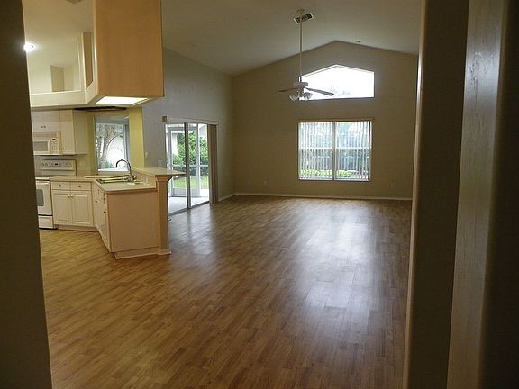 4th image of 9403 Palm Island Cir