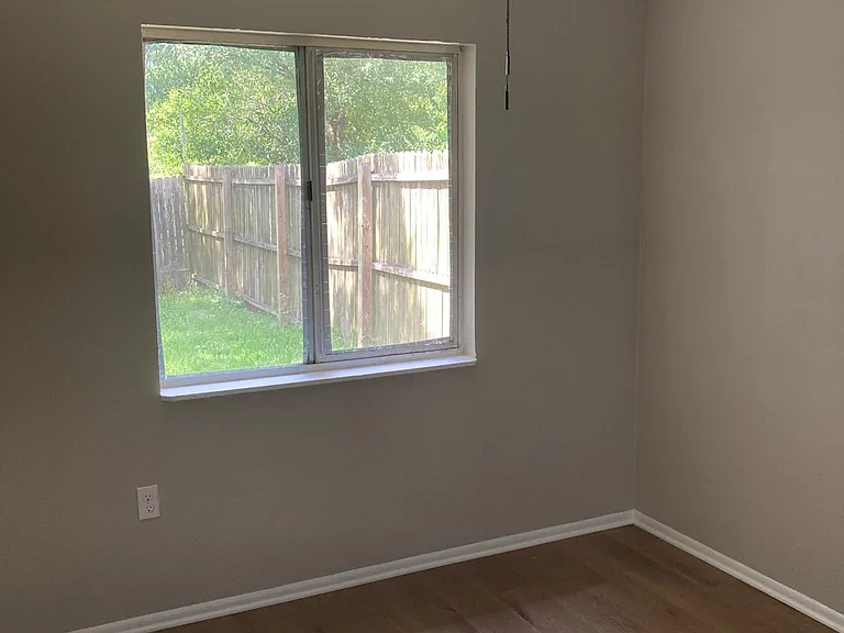 1433 Marigold Dr — Photo 11