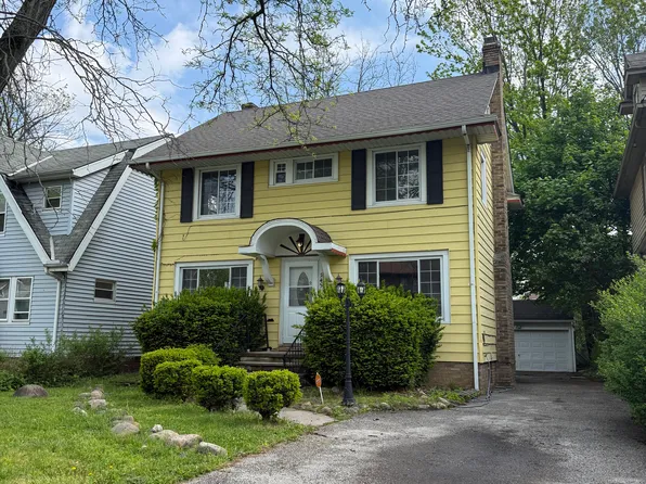 945 Dresden Rd, Cleveland Heights, OH 44112
