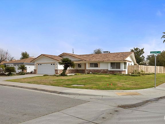 2nd image of 112 Oakmont Ct
