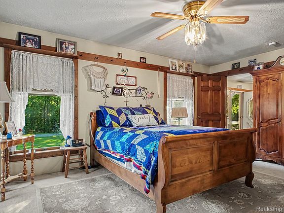 5th image of 3284 Pratt Rd