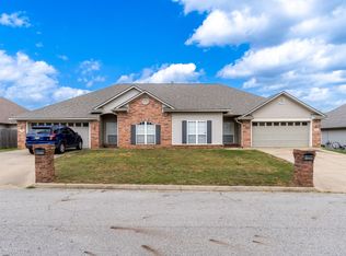 2807 Fairway Hamlet Ct, Fort Smith, AR 72908