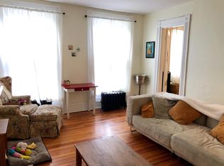 217 Newbury St #2B, Boston, MA 02116