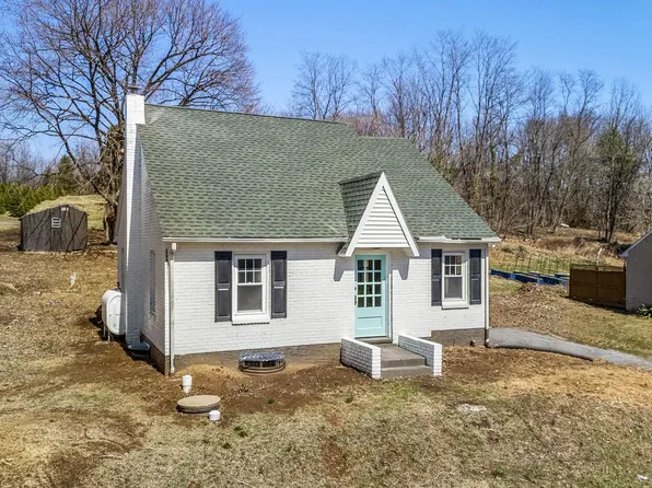 1599 Weavertown Rd, Douglassville, PA 19518