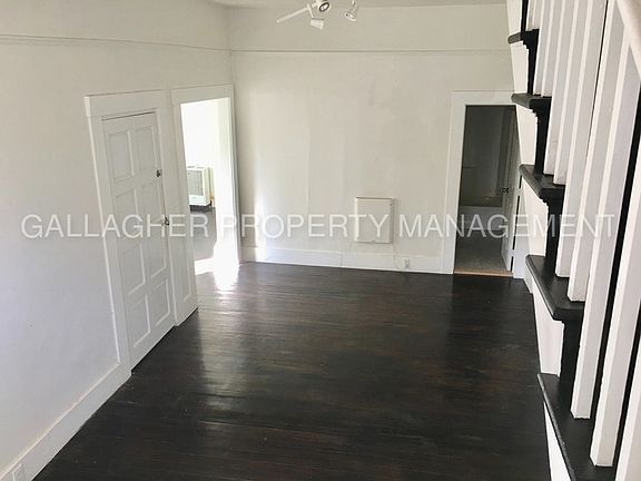 5th image of 716 De La Vina St