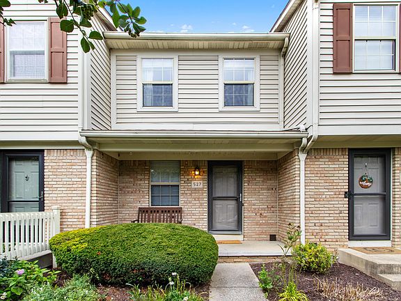 3rd image of 527 Foxtrail Cir E #24