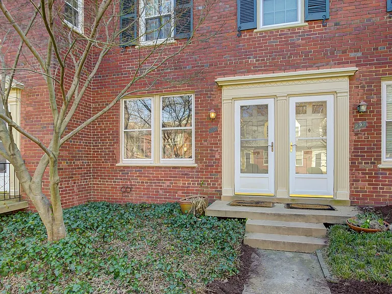 1100 S Barton St #293 — Photo 4