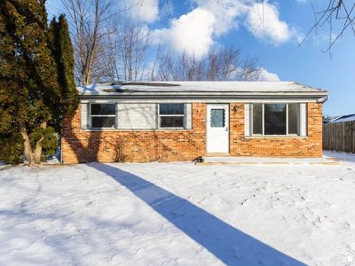 23376 Port St, Flat Rock, MI, 48134