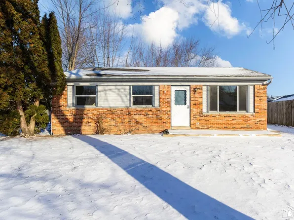 23376 Port St, Flat Rock, MI 48134