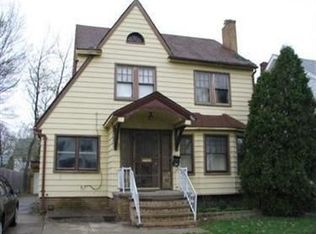 1062 Pembrook Rd, Cleveland Heights, OH 44121