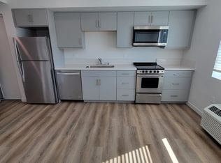 4102 Somerset Dr #J304, Los Angeles, CA 90008