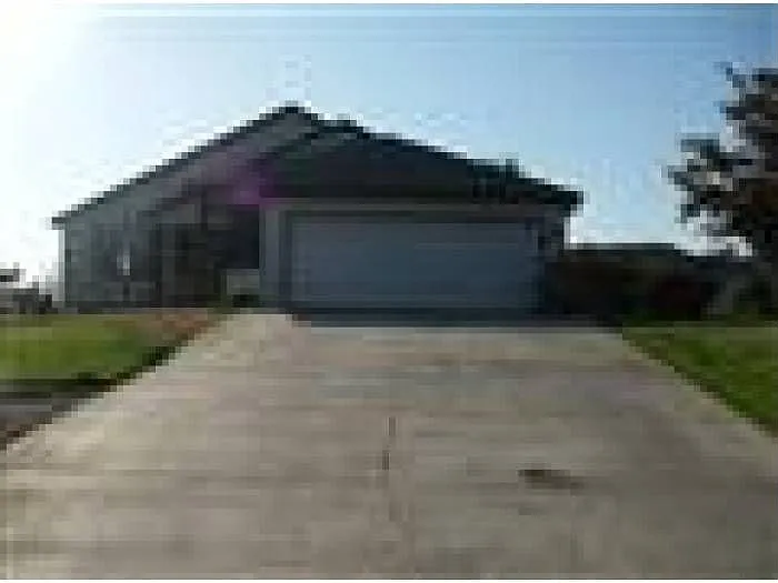 143 Bellerive Ln photo 1