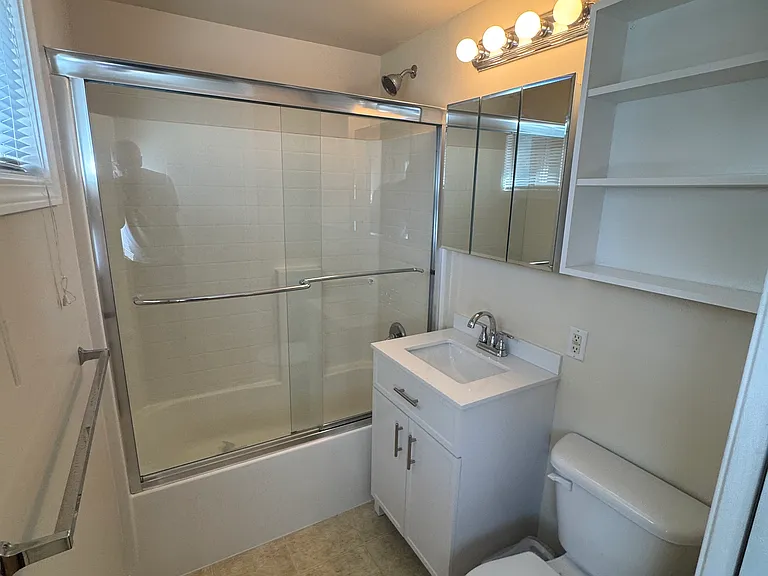 2510 Iron St — Photo 13