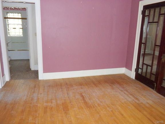 4th image of 2111 S Geddes St