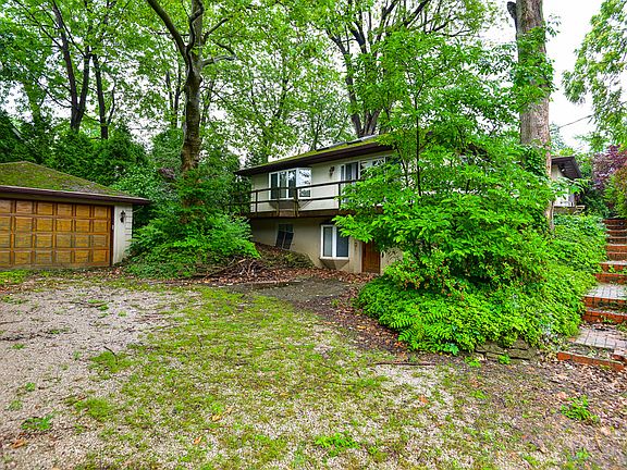 3rd image of 5423 Pinehill Dr