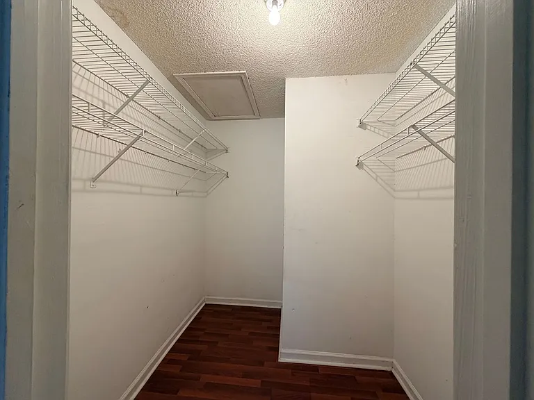 2259 Parrot Ln — Photo 11