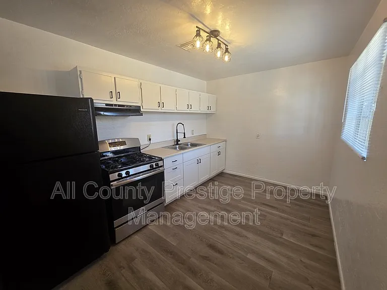 1915 E Osborn Rd #2 — Photo 4