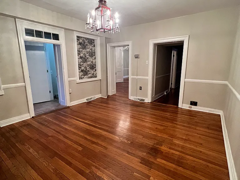 340 N Market St — Photo 44
