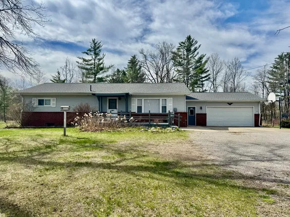 593 N Circle Dr, Mio, MI 48647