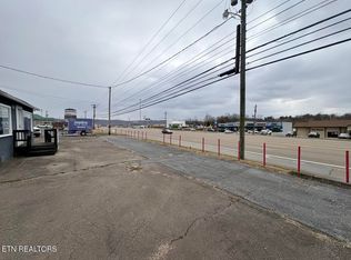 1400 E Stone Dr, Kingsport, TN 37660