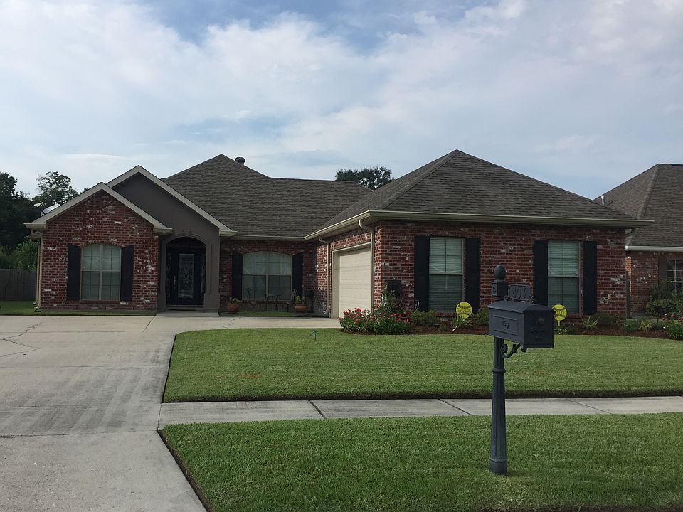 1st image of 803 Country Cottage Blvd