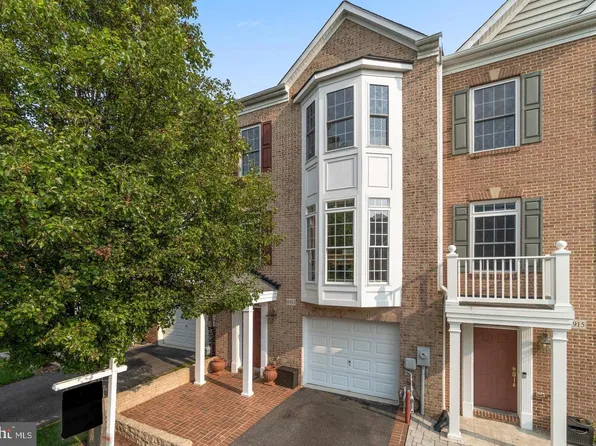 8913 Lee Manor Dr, Ellicott City, MD 21043