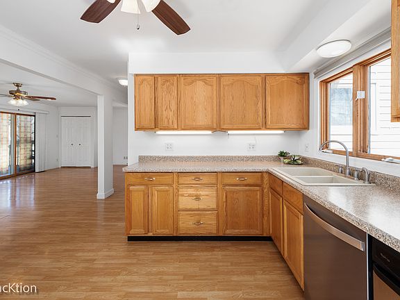 4th image of 8829 Skyline Dr