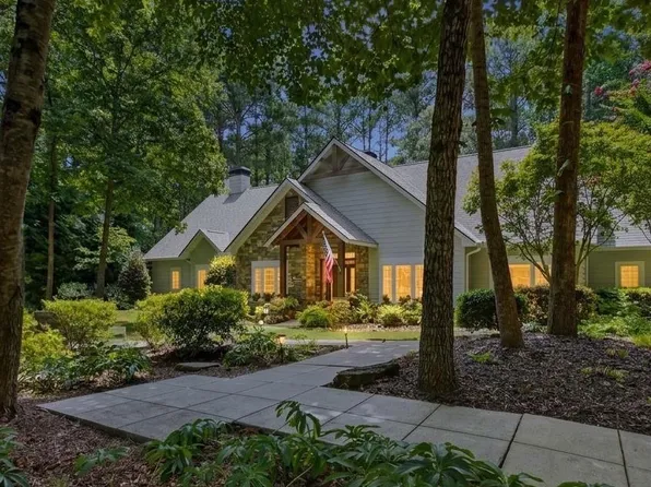 406 E Waterside Dr, Seneca, SC 29672