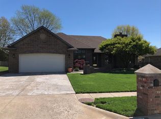 4754 S West Ave, Springfield, MO 65810